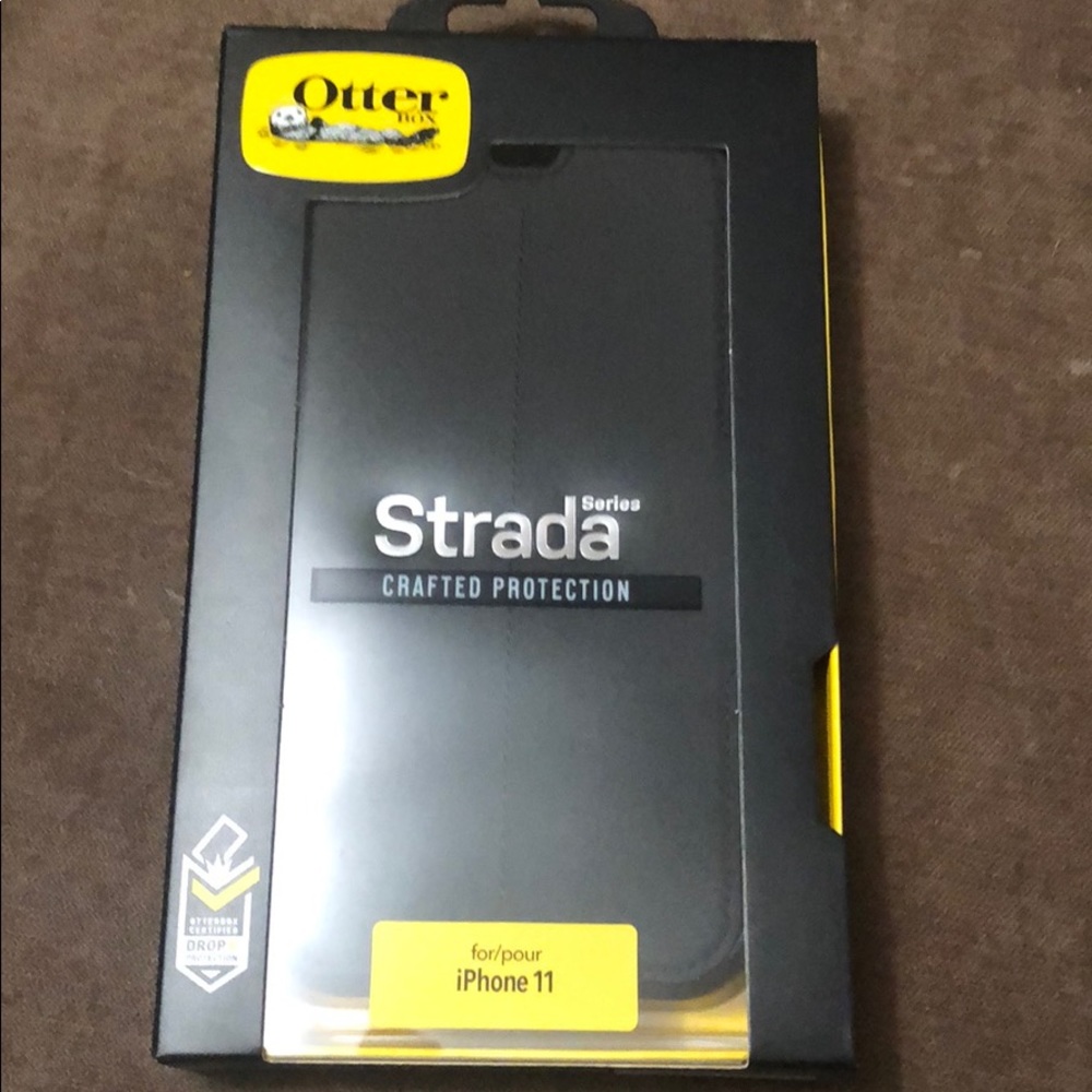 iPhone 11 Strada Series Case Black NIB AUTHENTIC